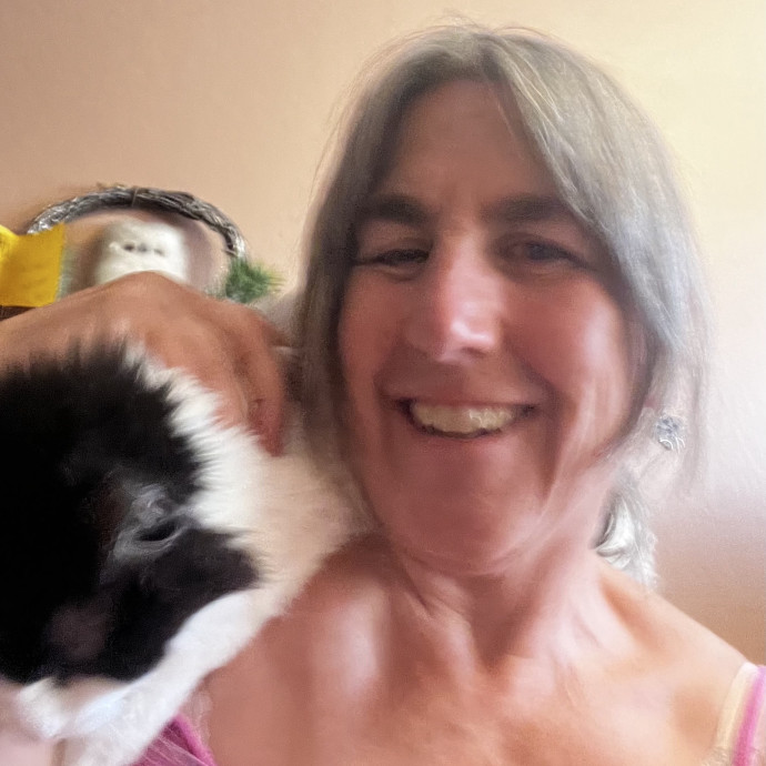 Calm Loving Cat Lover photo 2