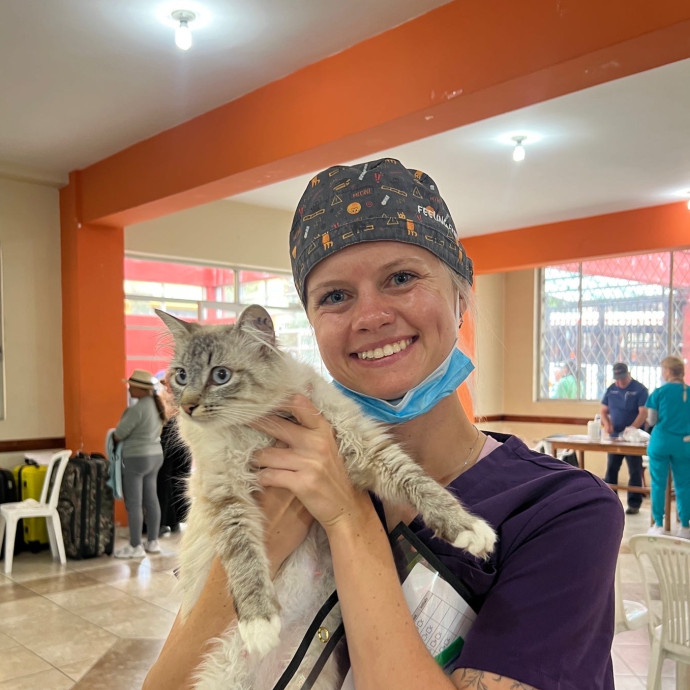 Vet Student Cat Sitter