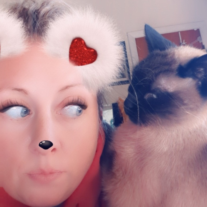 Cat Cuddles Full-Time Sitter Since 2015