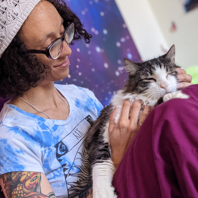 Experienced Cat Sitter And Nurse photo 3