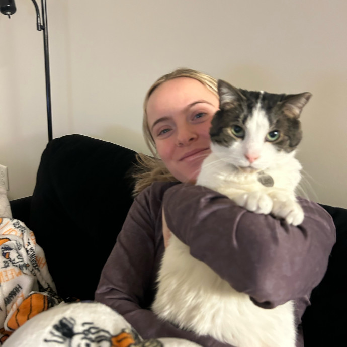Fur-Endly  Loving Cat Sitter