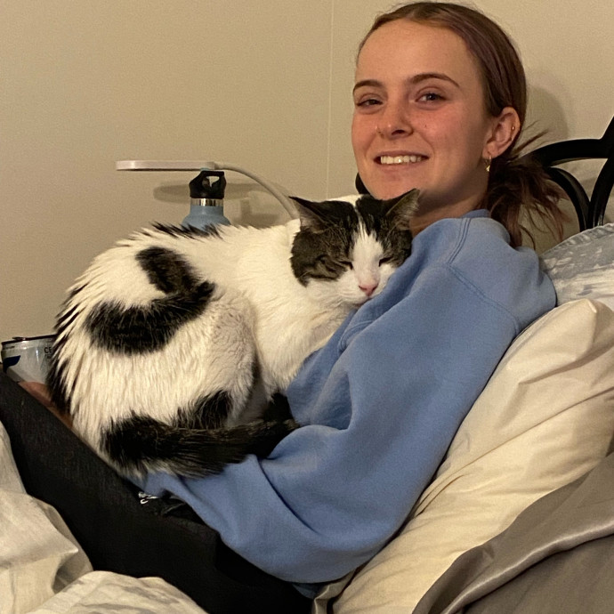 Fur-Endly  Loving Cat Sitter