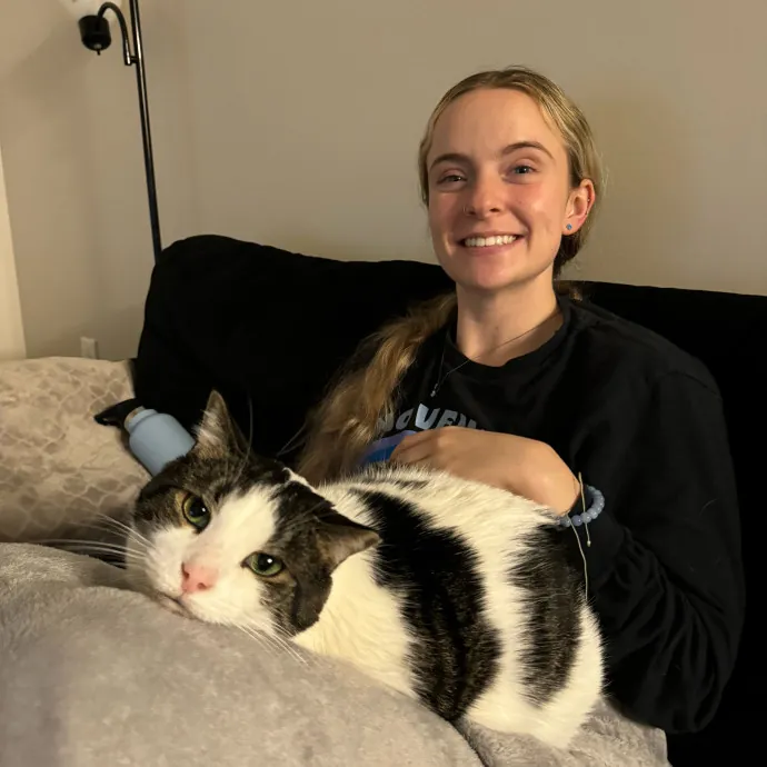 Fur-Endly  Loving Cat Sitter