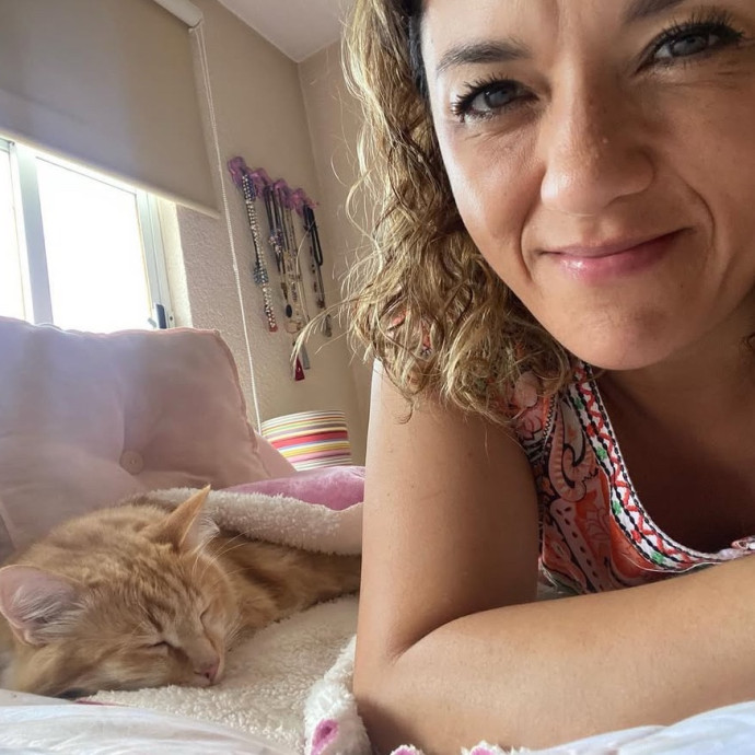 Experienced Sitter Who Loves Cats Deeply