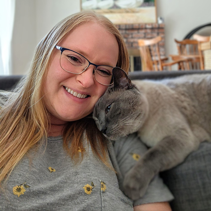 Certified Cat Sitter With 17 Years Exp
