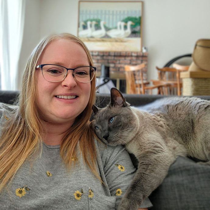Certified Cat Sitter With 17 Years Exp photo 3