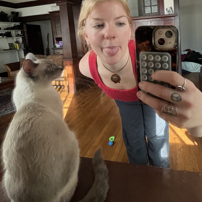 Reliable Recently Graduated Bend Catsitter photo 3