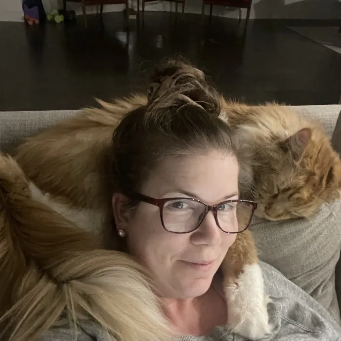 Cat Lover With Pet Sitting Experience