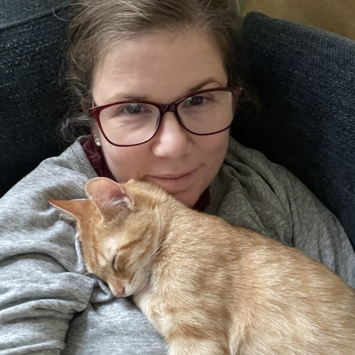 Cat Lover With Pet Sitting Experience