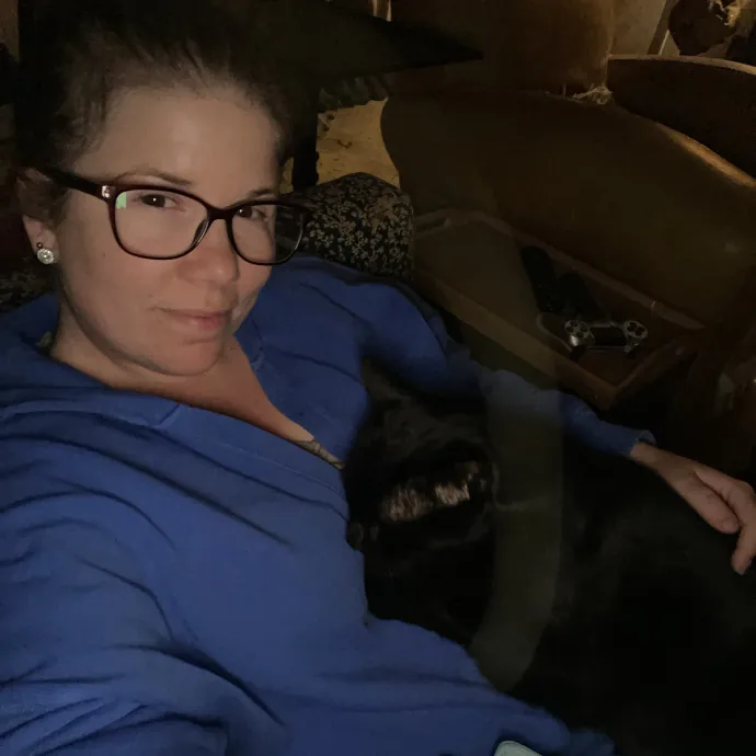 Cat Lover With Pet Sitting Experience