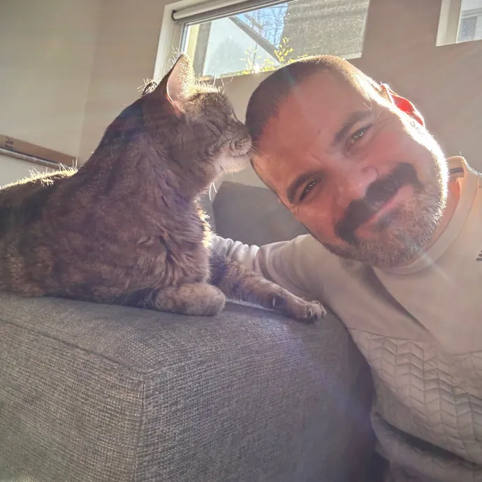 Chris In Fremont Loves Cats