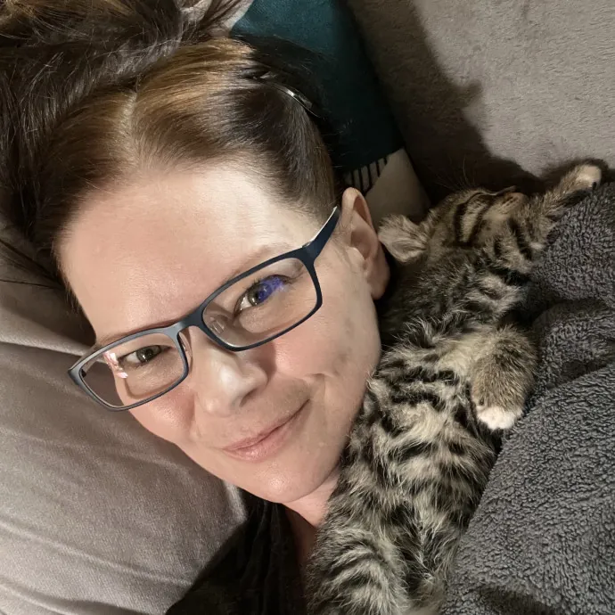 Experienced Kitty Foster Mama