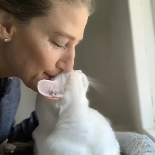 Communicative  Reliable Caretaker