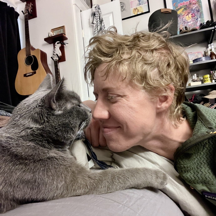 Calm Caring Sitter For Every Cat