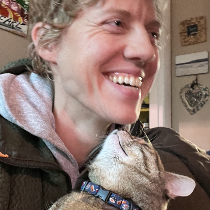 Calm Caring Sitter For Every Cat