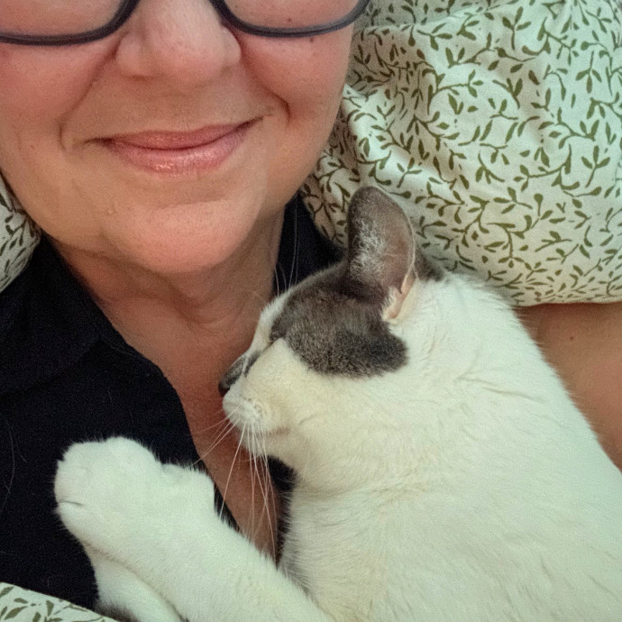 Rescue Cat Mom Here To Comfort Your Cats photo 3