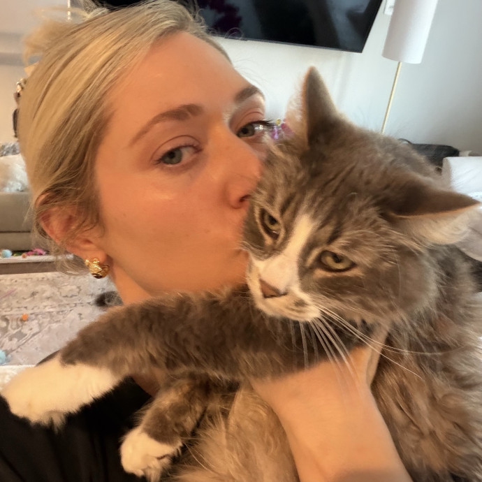 Experienced And Loving Cat Momma photo 3