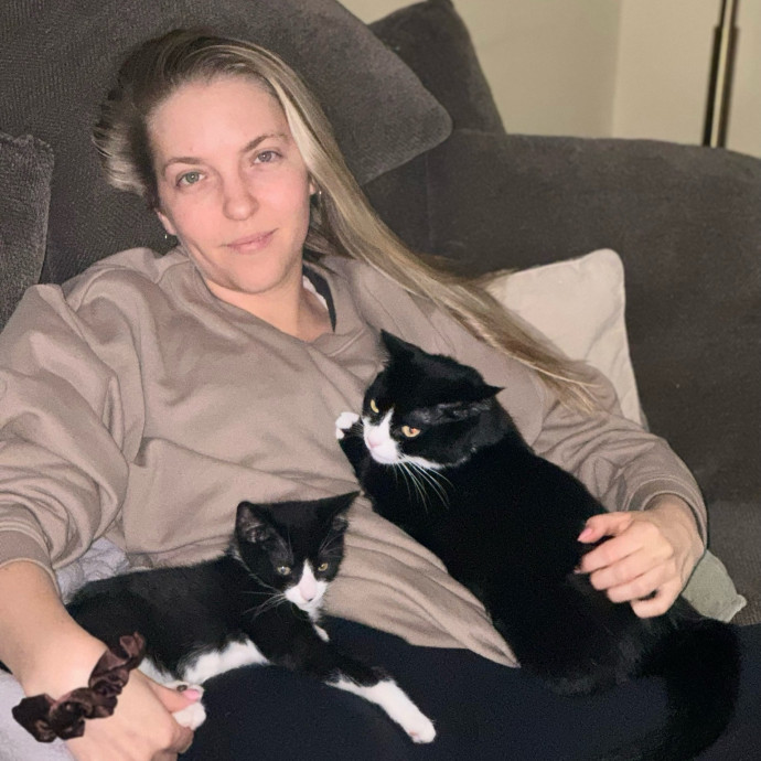 Queen Village Cat Lover photo 3