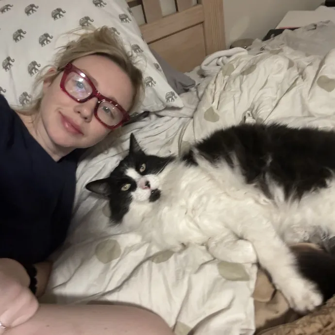 Kat M.