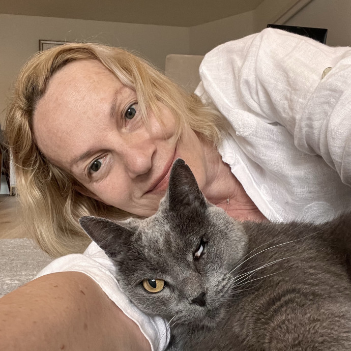 Voila' Cat Sitting By Helena