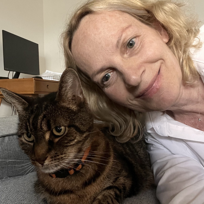 Voila' Cat Sitting By Helena