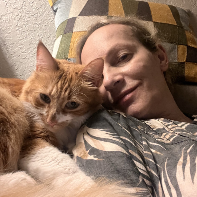Voila' Cat Sitting By Helena photo 3