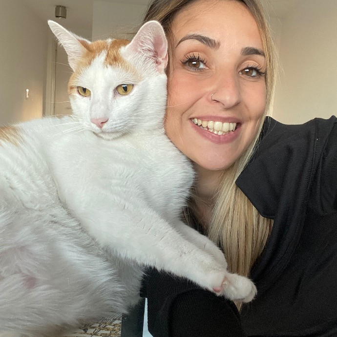 Reliable Cat Sitter Who Truly Loves Cats