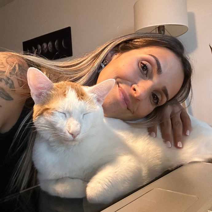Reliable Cat Sitter Who Truly Loves Cats