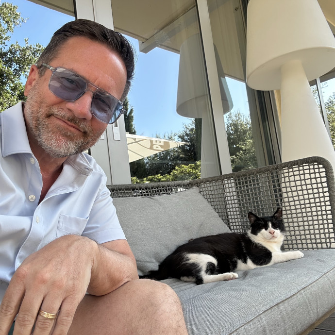 Retired Mailman Cat Sitting photo 2