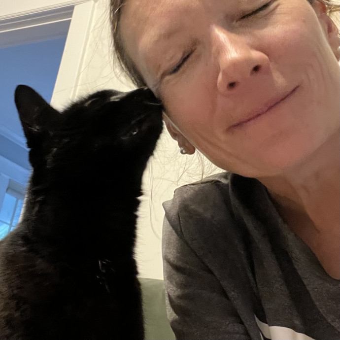 Calm And Reliable Cat Lady photo 3