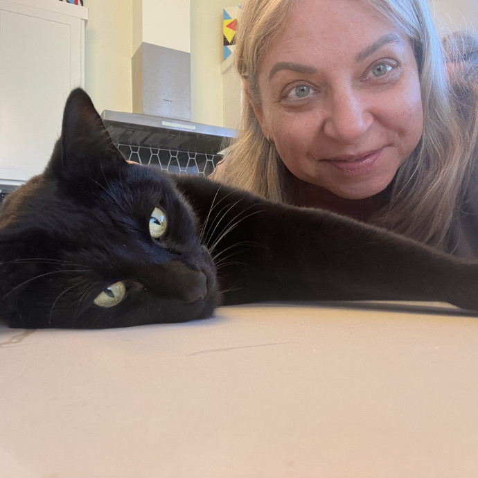 Happy Cat Sitting  Downtown Vancouver photo 3