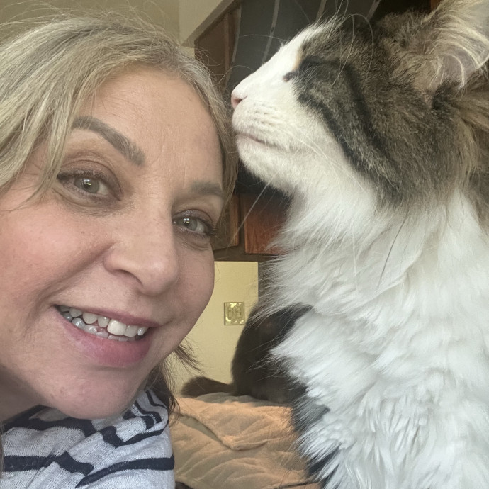 Happy Cat Sitting  Downtown Vancouver photo 2