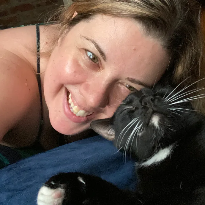 Friendly Reliable  Loving Cat Sitter photo 3
