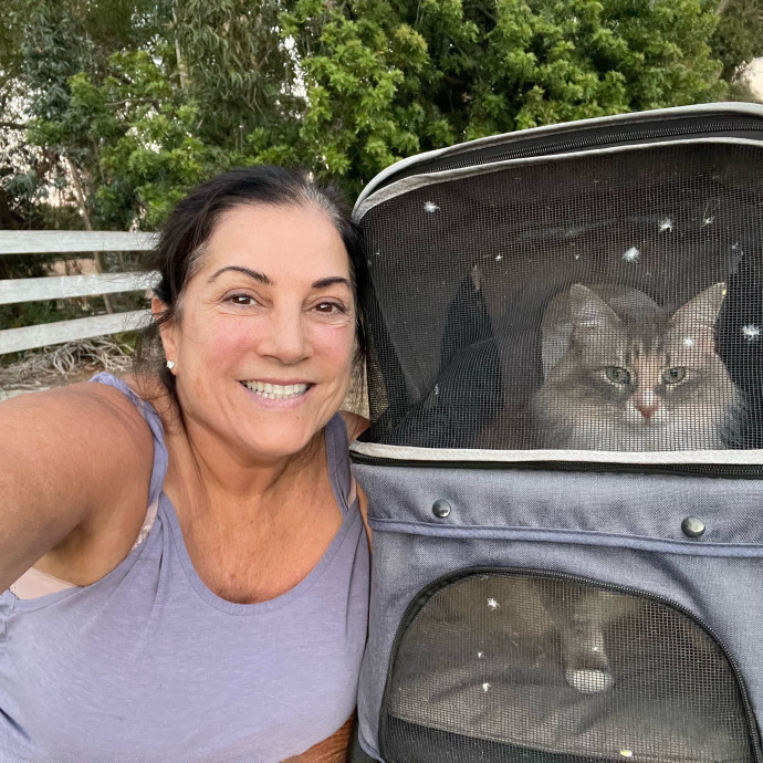 Trusted Cat Whisperer Loving Sitter