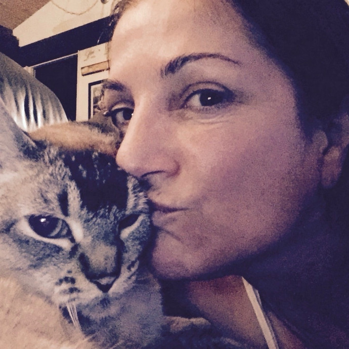 Trusted Cat Whisperer Loving Sitter