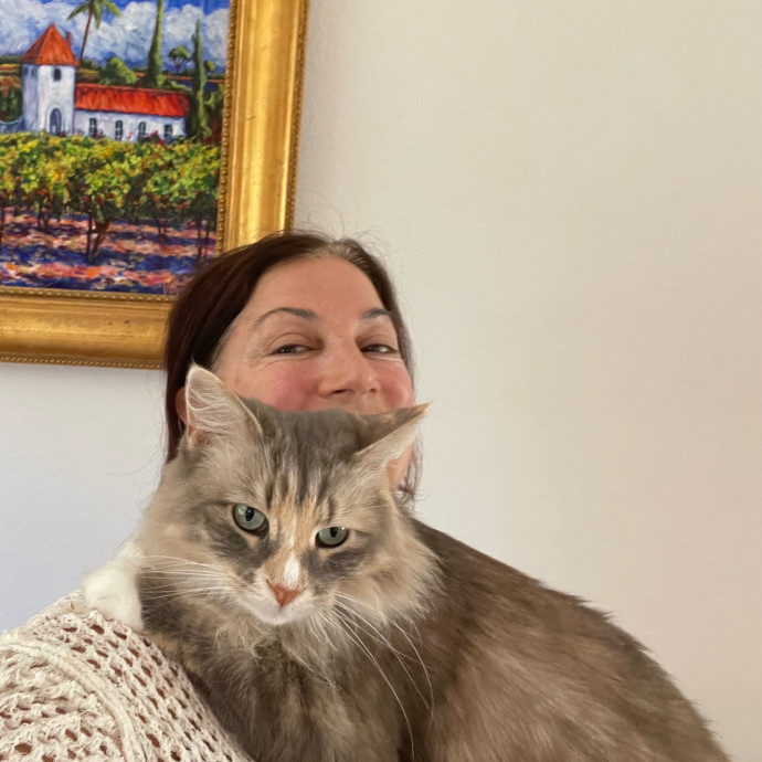 Trusted Cat Whisperer Loving Sitter