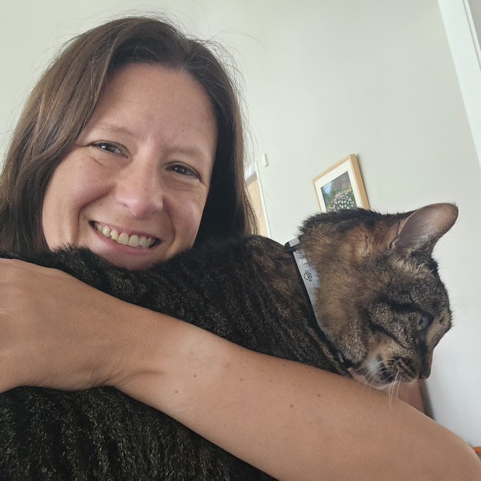 Cat Cuddler To Woo Your Fur Baby