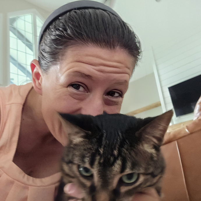Cat Cuddler To Woo Your Fur Baby photo 3