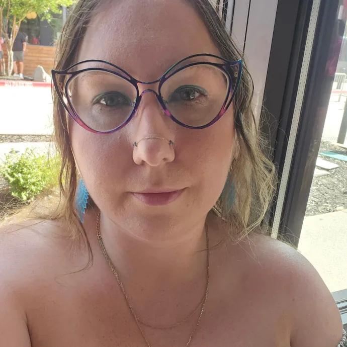 Lily G.