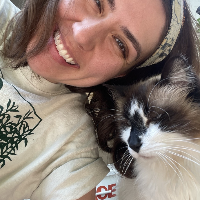 Communicative Kind Cat Companion