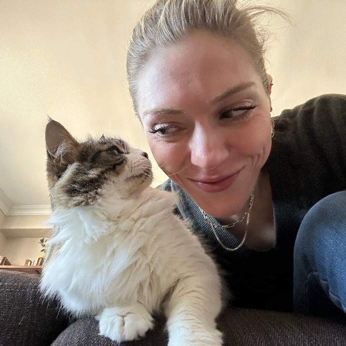 Floofy Friend For City Kitties