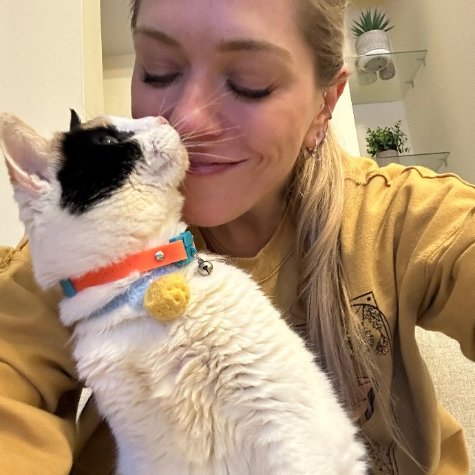 Floofy Friend For City Kitties