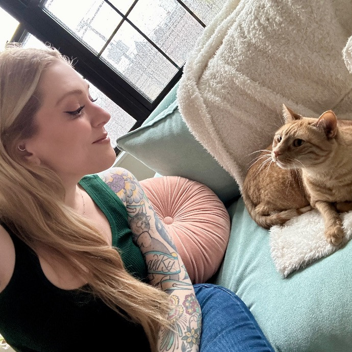 Floofy Friend For City Kitties