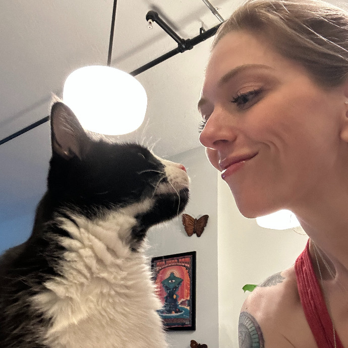 Floofy Friend For City Kitties