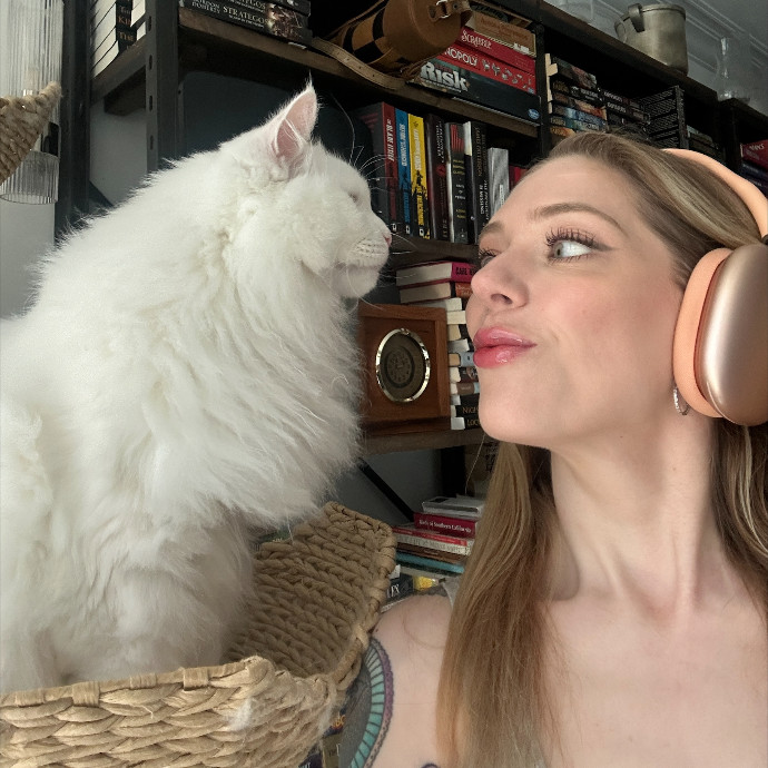 Floofy Friend For City Kitties