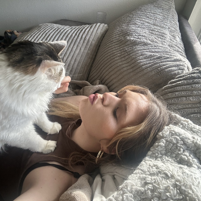 Trusted And Compassionate Cat Caregiver photo 3