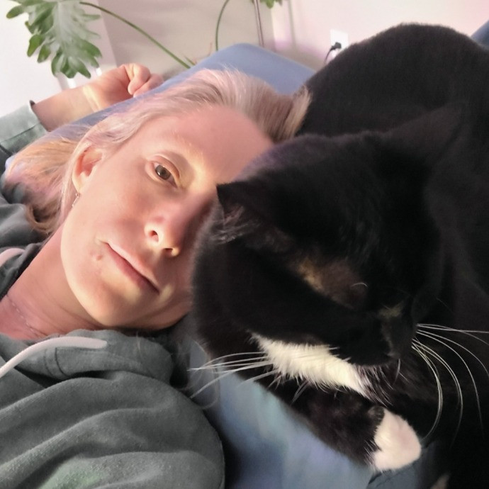 1 Cat Short Of Crazy Petsitting Service