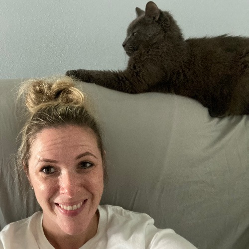 Caring And Dependable Cat Sitter