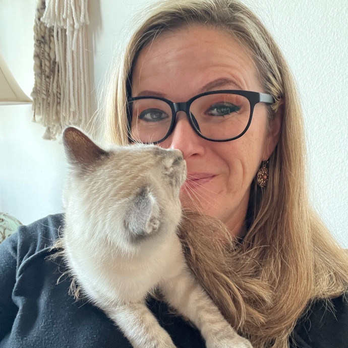 Caring And Dependable Cat Sitter