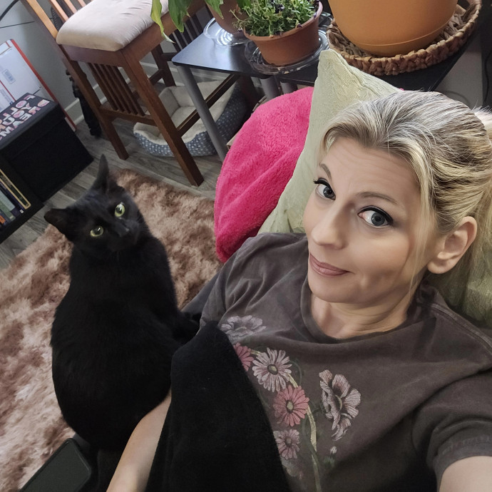 Cat Whisperer  Professional Paw-Parazzi